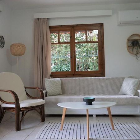 Small Theater Apartment Epidaurus Esterno foto