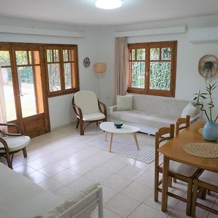 Small Theater Apartment Epidaurus Esterno foto