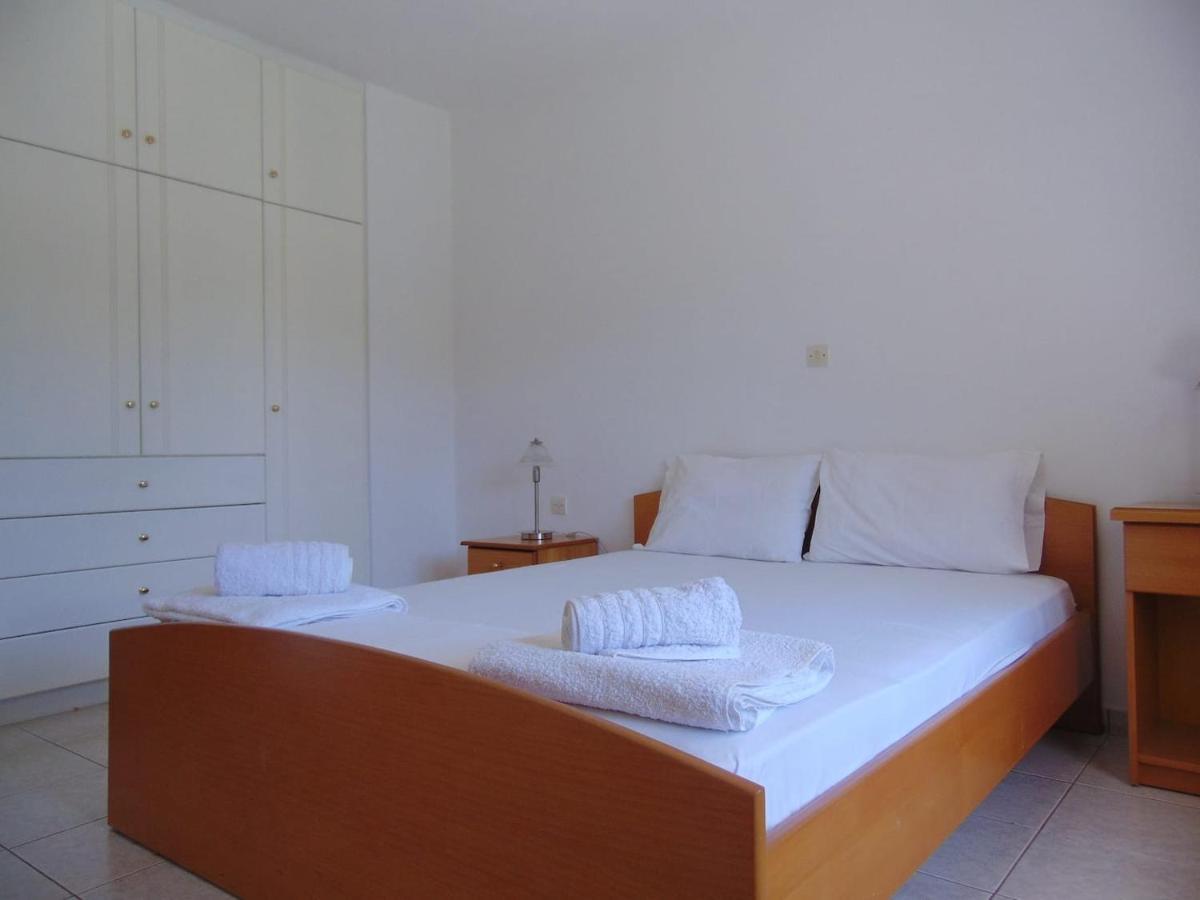 Small Theater Apartment Epidaurus Esterno foto