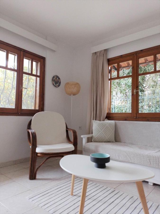 Small Theater Apartment Epidaurus Esterno foto