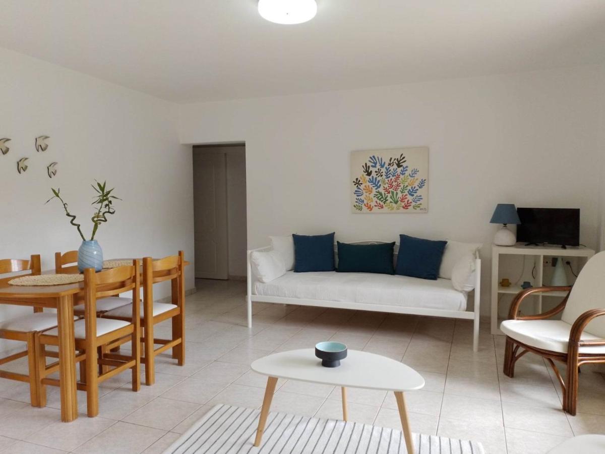 Small Theater Apartment Epidaurus Esterno foto